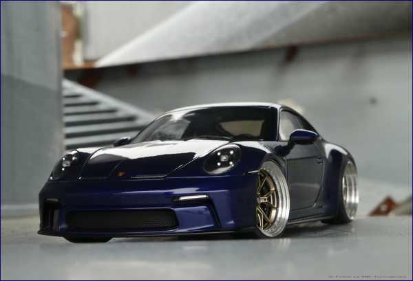 1:18 Porsche 911 992 II GT3 Touring Package 2021 Blau inkl. OVP